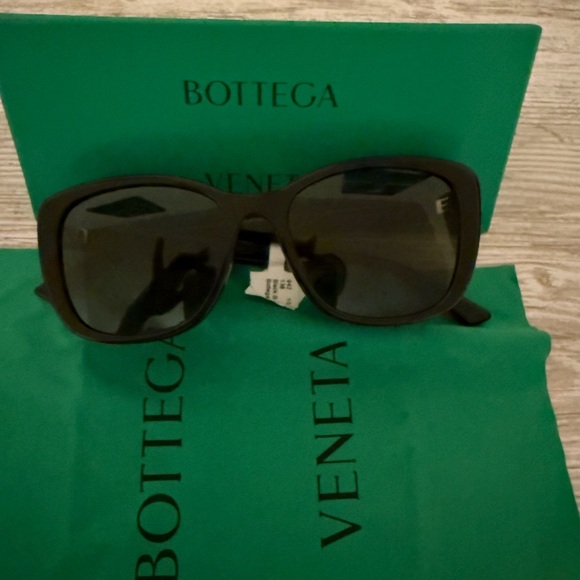 Bottega Veneta Dark Frame Sunglasses - Picture 8 of 10